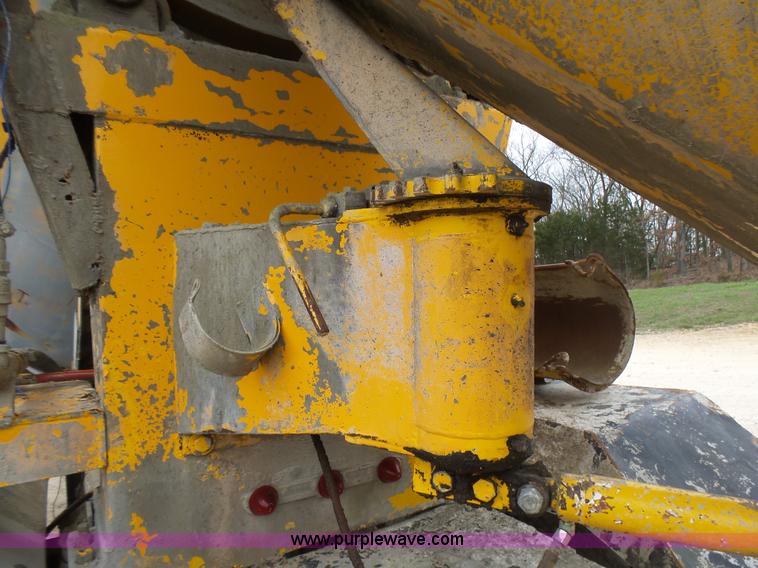 image for item BG9124 1975 Ford LN8000 mixer truck