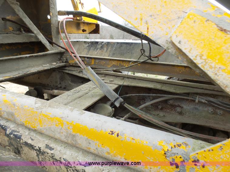 image for item BG9124 1975 Ford LN8000 mixer truck