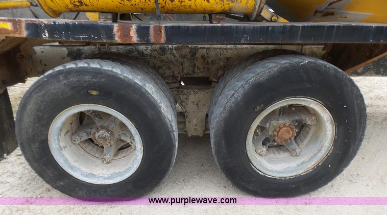 image for item BG9124 1975 Ford LN8000 mixer truck