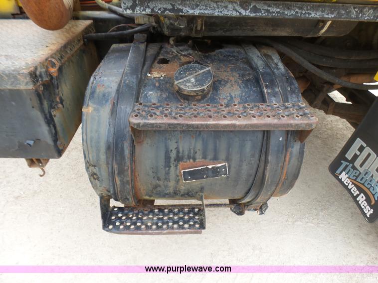 image for item BG9124 1975 Ford LN8000 mixer truck