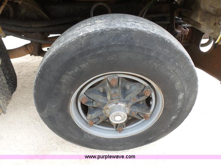 image for item BG9124 1975 Ford LN8000 mixer truck