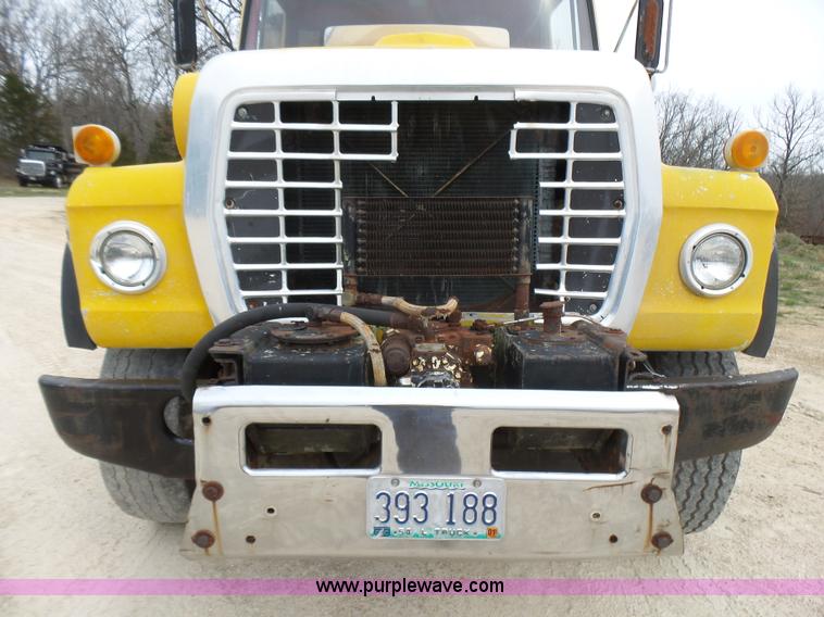 image for item BG9124 1975 Ford LN8000 mixer truck