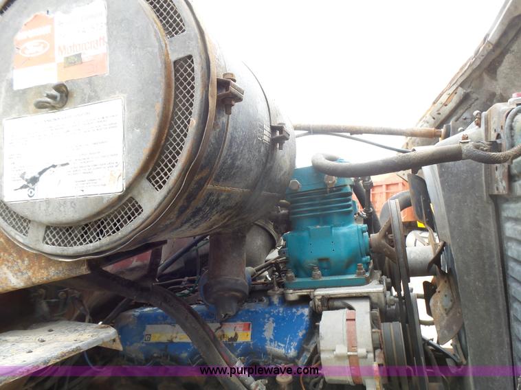 image for item BG9124 1975 Ford LN8000 mixer truck