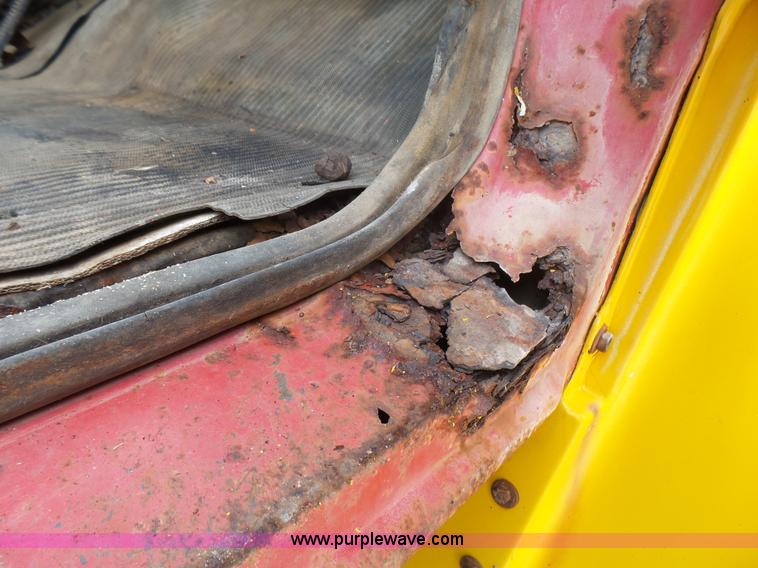 image for item BG9124 1975 Ford LN8000 mixer truck