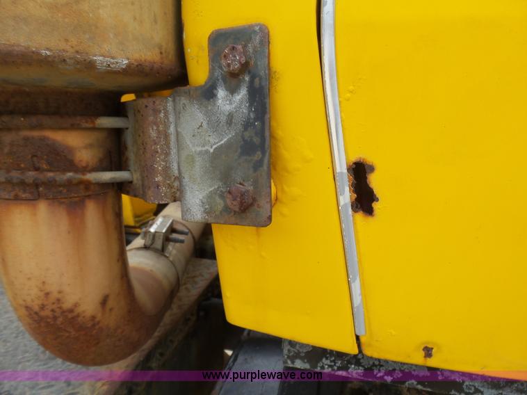 image for item BG9124 1975 Ford LN8000 mixer truck