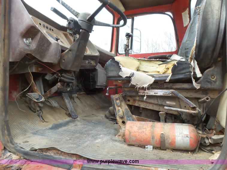 image for item BG9124 1975 Ford LN8000 mixer truck