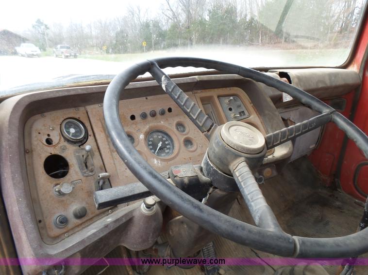 image for item BG9124 1975 Ford LN8000 mixer truck
