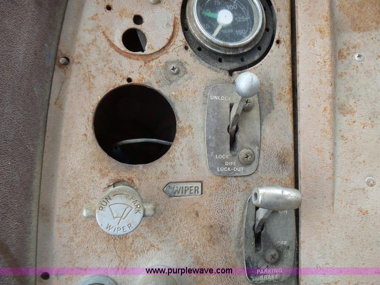 image for item BG9124 1975 Ford LN8000 mixer truck