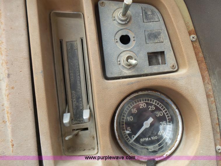 image for item BG9124 1975 Ford LN8000 mixer truck