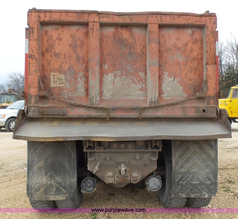 image for item BG9125 1984 Ford LTL9000 dump truck