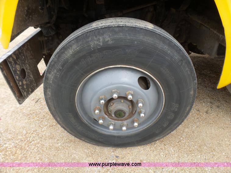 image for item BG9125 1984 Ford LTL9000 dump truck