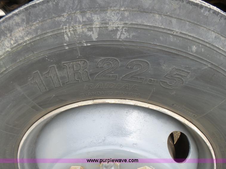 image for item BG9125 1984 Ford LTL9000 dump truck