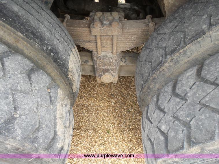 image for item BG9125 1984 Ford LTL9000 dump truck