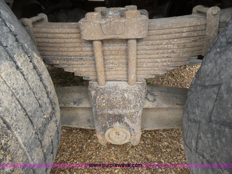 image for item BG9125 1984 Ford LTL9000 dump truck