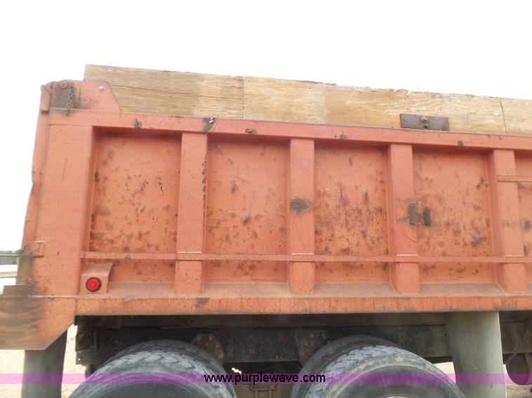 image for item BG9125 1984 Ford LTL9000 dump truck