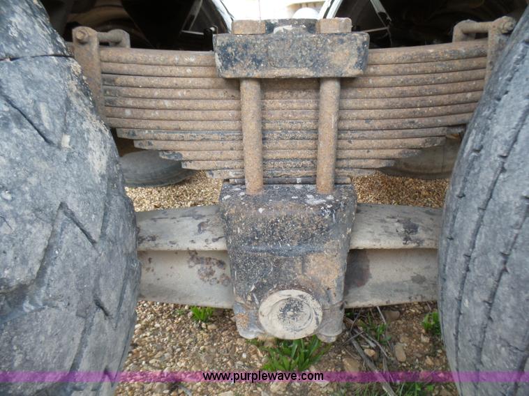 image for item BG9125 1984 Ford LTL9000 dump truck