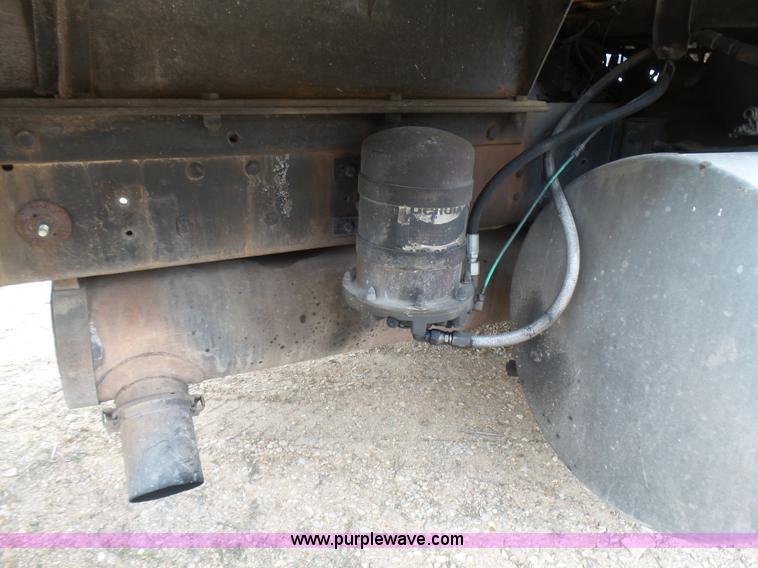 image for item BG9125 1984 Ford LTL9000 dump truck