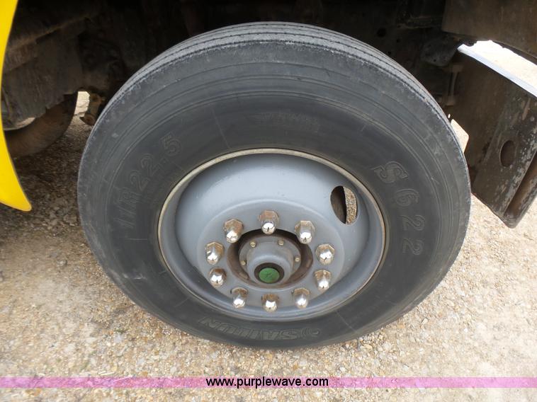 image for item BG9125 1984 Ford LTL9000 dump truck