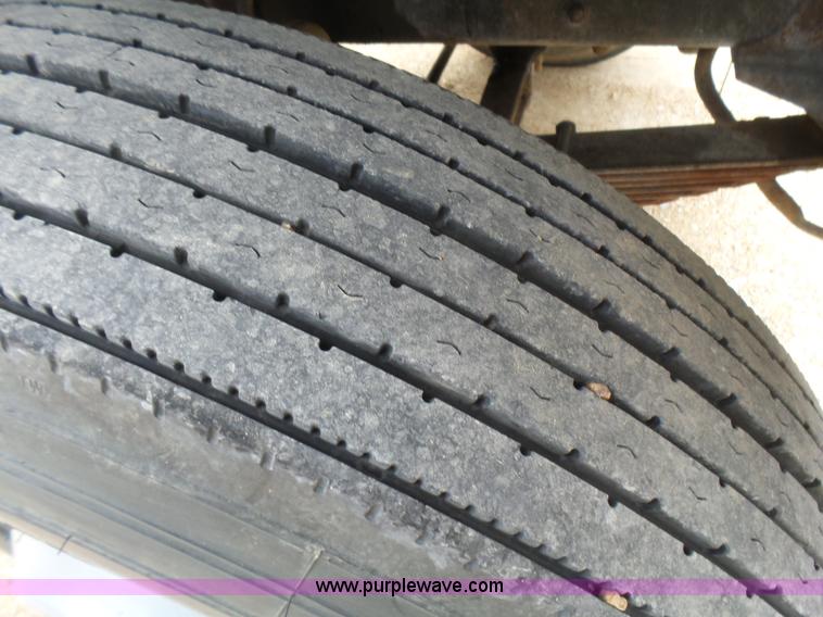 image for item BG9125 1984 Ford LTL9000 dump truck