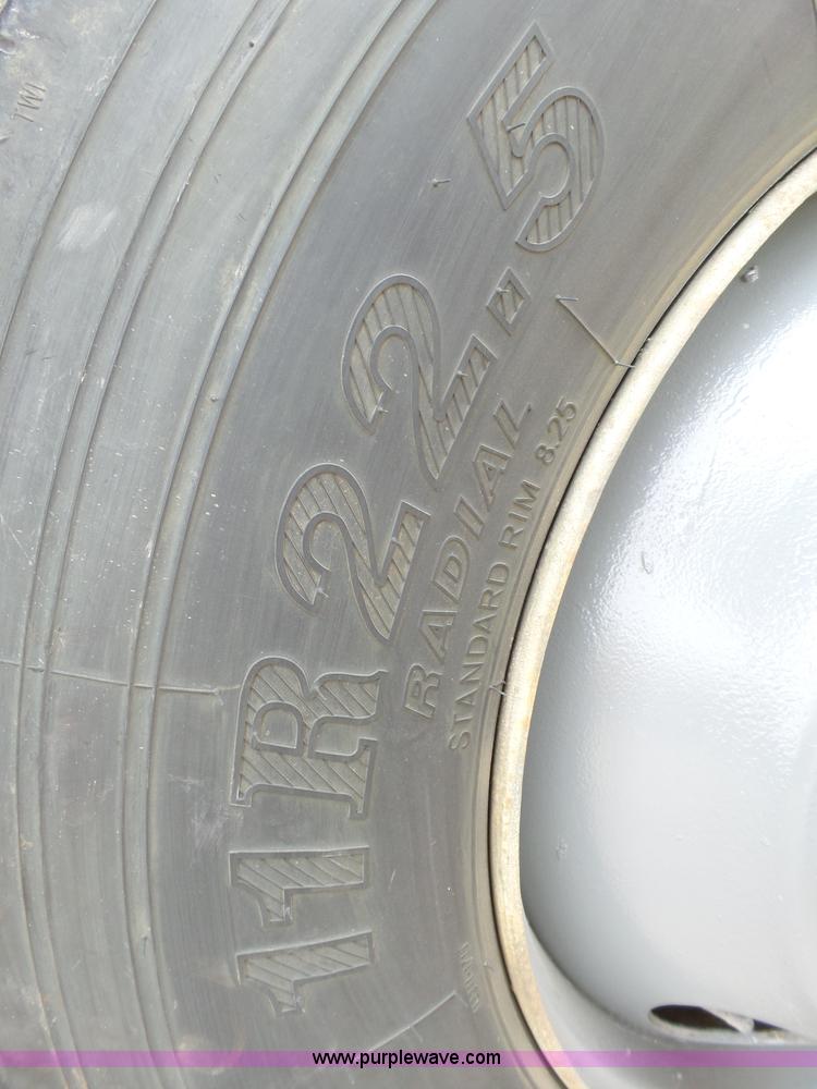 image for item BG9125 1984 Ford LTL9000 dump truck