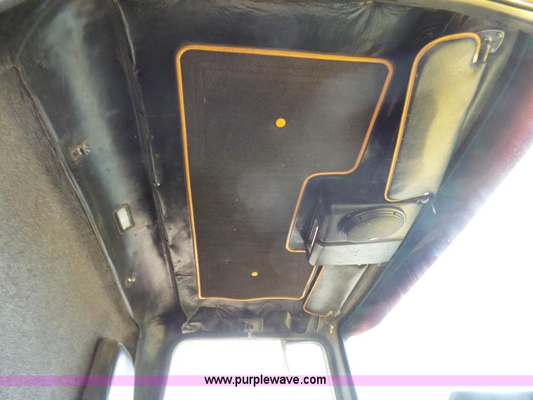 image for item BG9125 1984 Ford LTL9000 dump truck