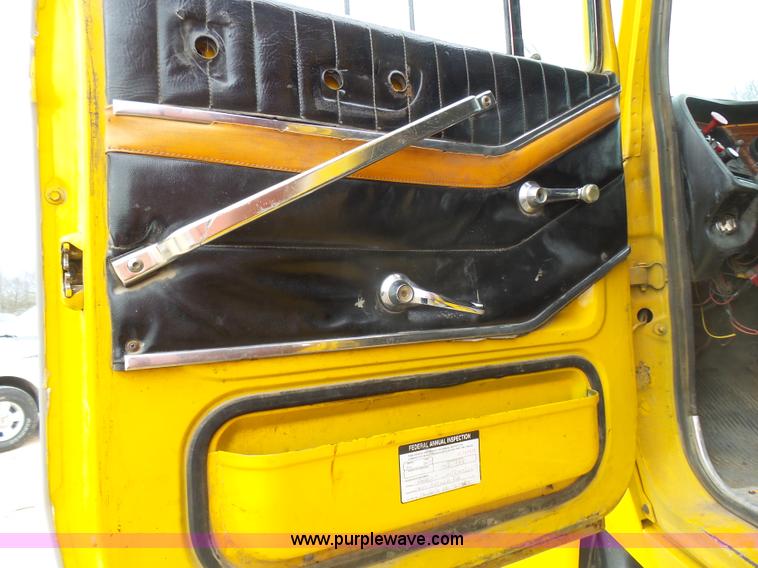 image for item BG9125 1984 Ford LTL9000 dump truck