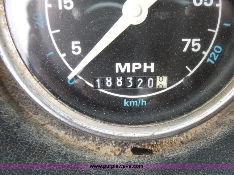 image for item BG9125 1984 Ford LTL9000 dump truck