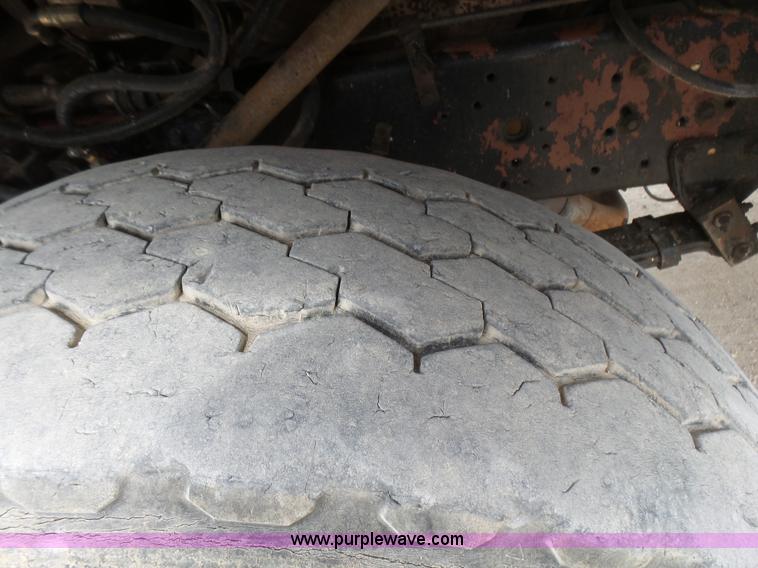 image for item BG9128 1979 International F2574 mixer truck