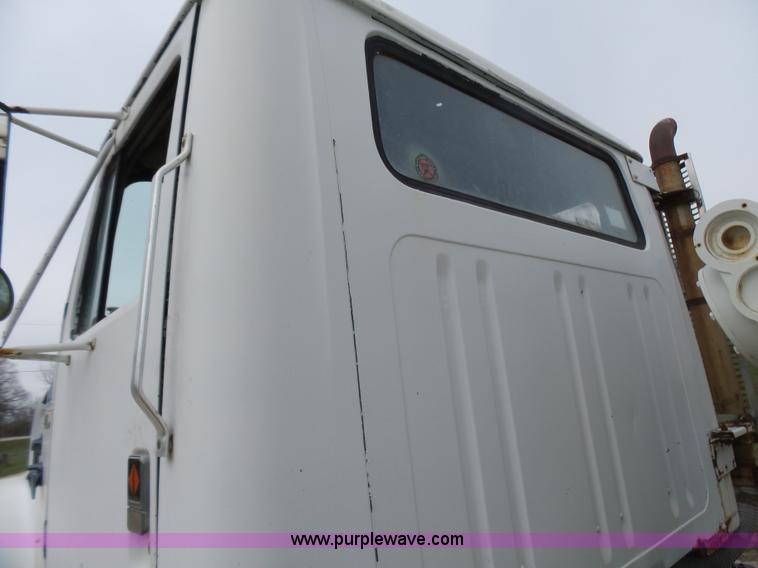 image for item BG9128 1979 International F2574 mixer truck