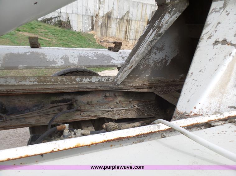 image for item BG9128 1979 International F2574 mixer truck