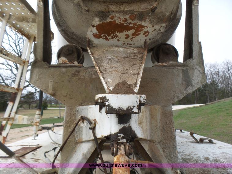 image for item BG9128 1979 International F2574 mixer truck