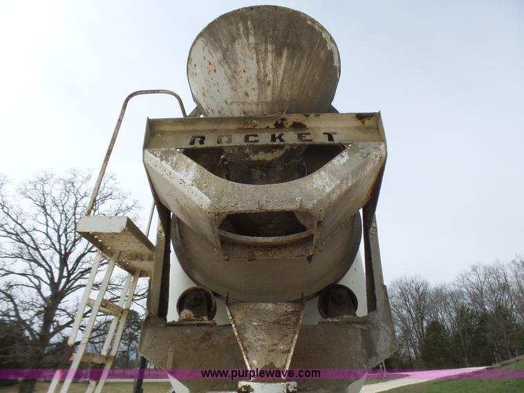 image for item BG9128 1979 International F2574 mixer truck