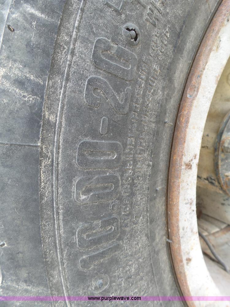 image for item BG9128 1979 International F2574 mixer truck