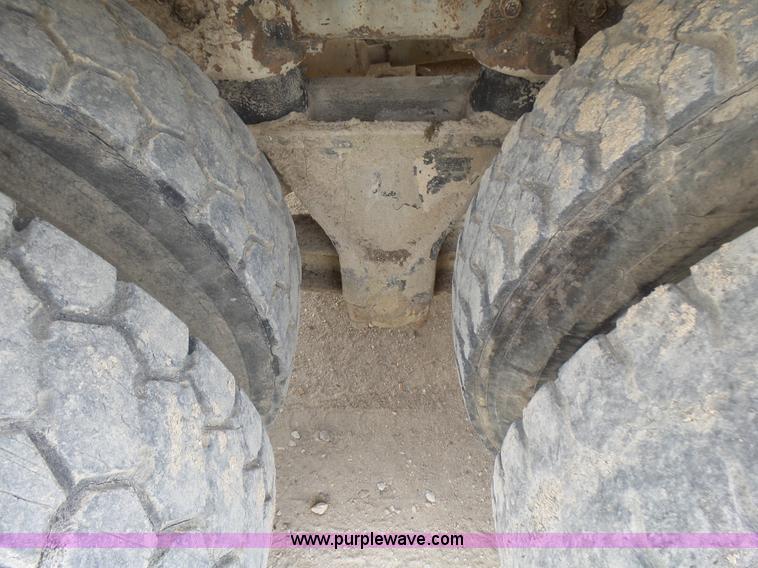 image for item BG9128 1979 International F2574 mixer truck