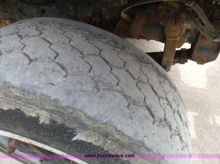 image for item BG9128 1979 International F2574 mixer truck