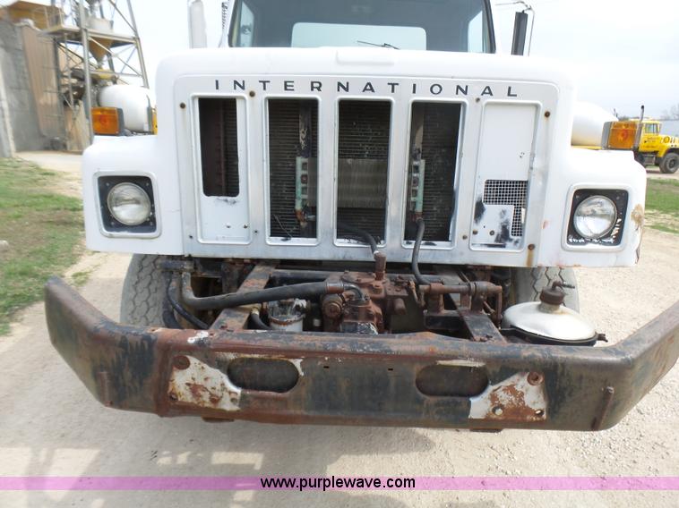 image for item BG9128 1979 International F2574 mixer truck
