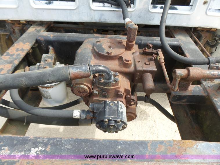 image for item BG9128 1979 International F2574 mixer truck