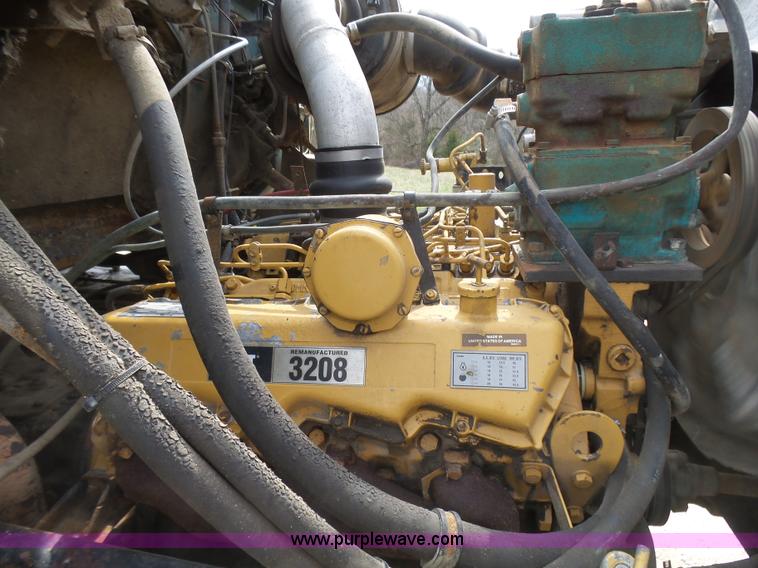 image for item BG9128 1979 International F2574 mixer truck