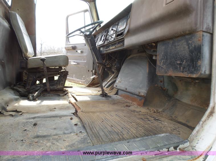 image for item BG9128 1979 International F2574 mixer truck