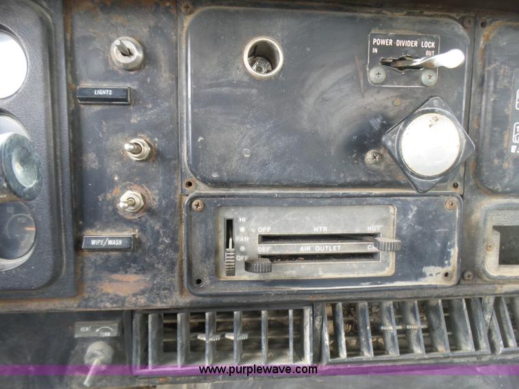 image for item BG9128 1979 International F2574 mixer truck