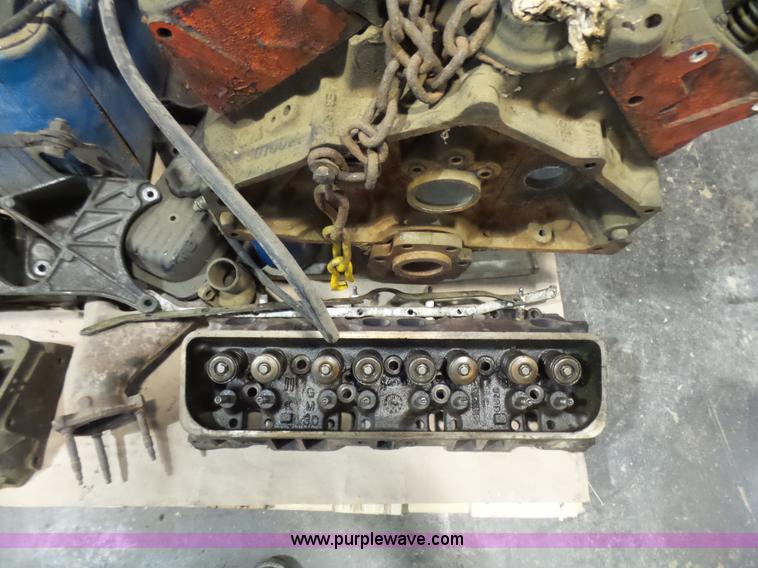 image for item BG9130 Chevrolet 350 C.I.D. engine block