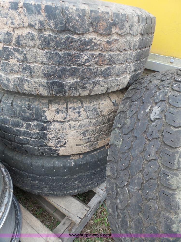 image for item BG9135 Assorted wheels and tires