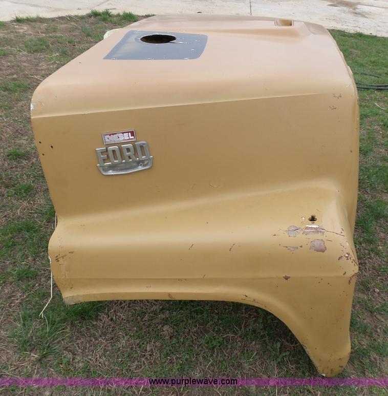 image for item BG9136 Ford LN Louisville fiberglass hood