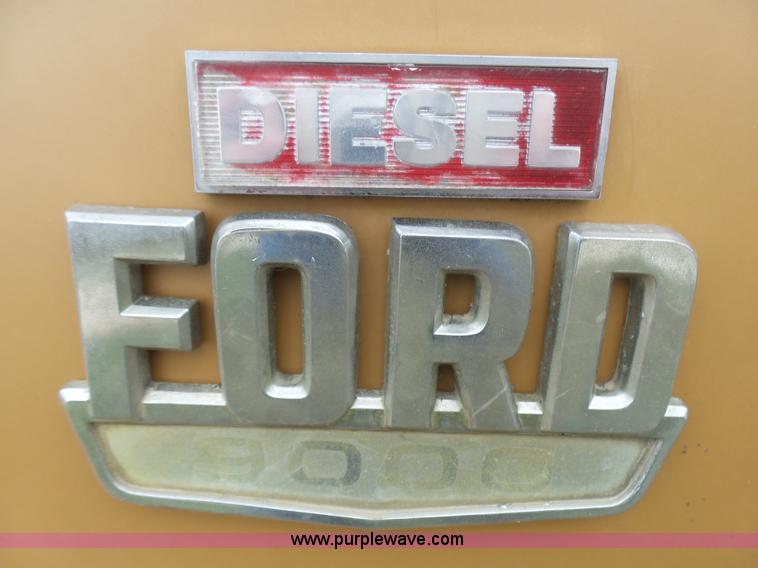 image for item BG9136 Ford LN Louisville fiberglass hood