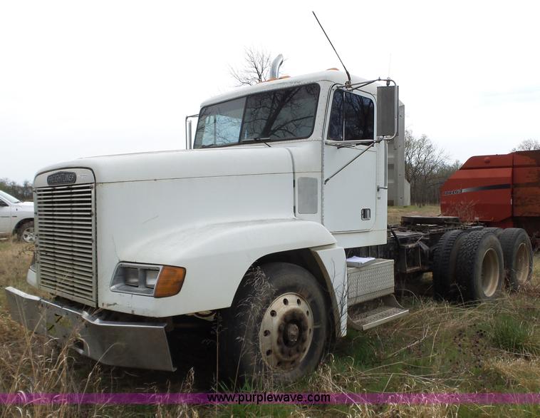 image for item BL9540 1990 Freightliner FLD semi truck