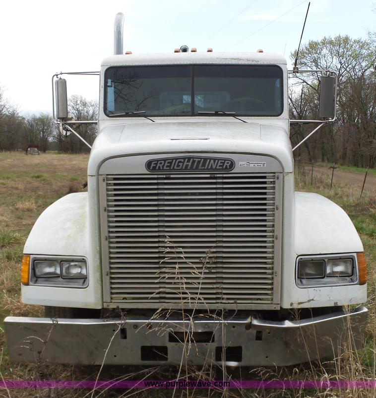 image for item BL9540 1990 Freightliner FLD semi truck