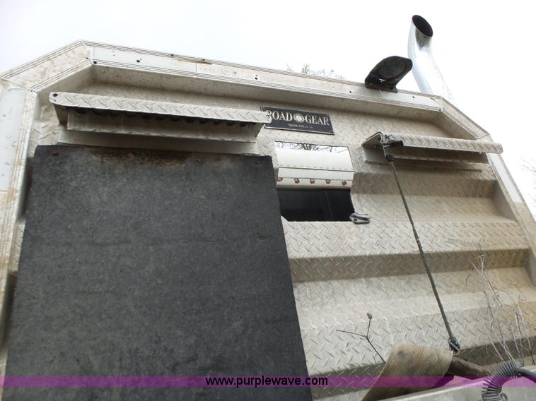 image for item BL9540 1990 Freightliner FLD semi truck