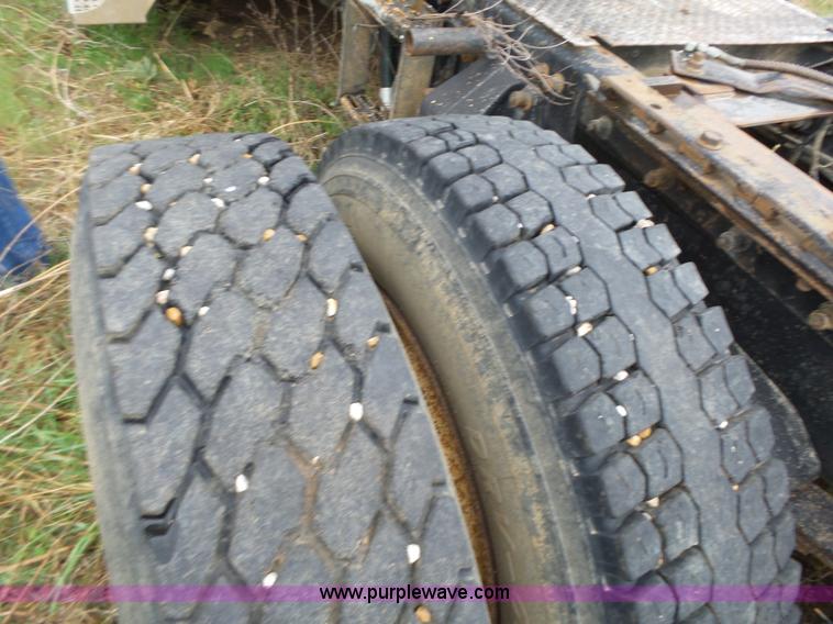 image for item BL9540 1990 Freightliner FLD semi truck