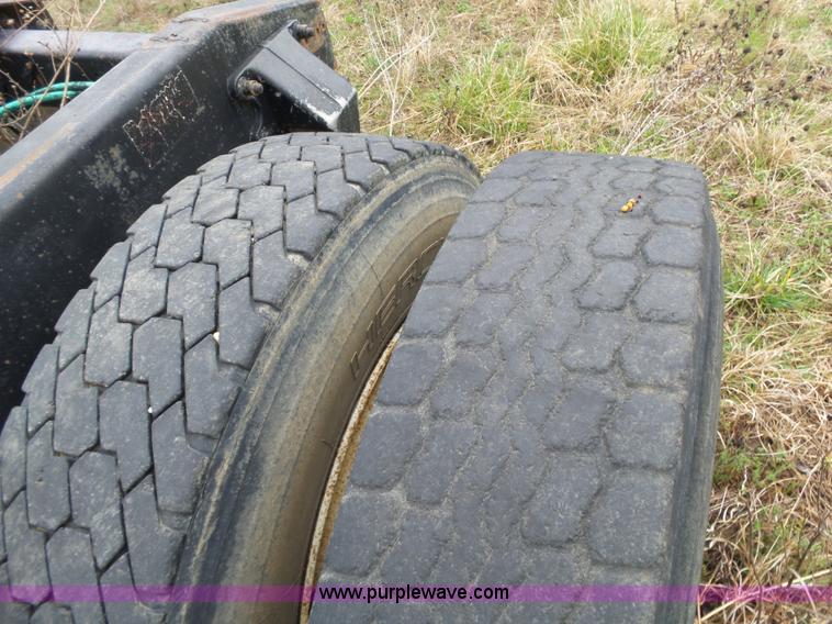 image for item BL9540 1990 Freightliner FLD semi truck