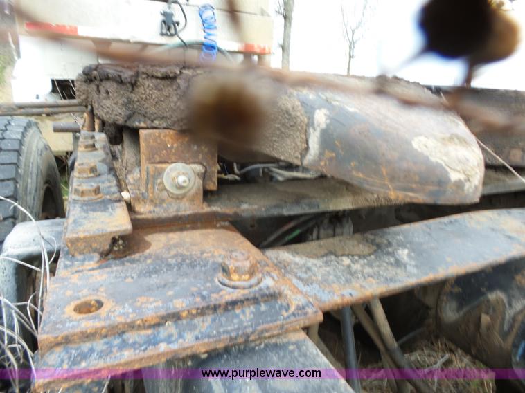 image for item BL9540 1990 Freightliner FLD semi truck